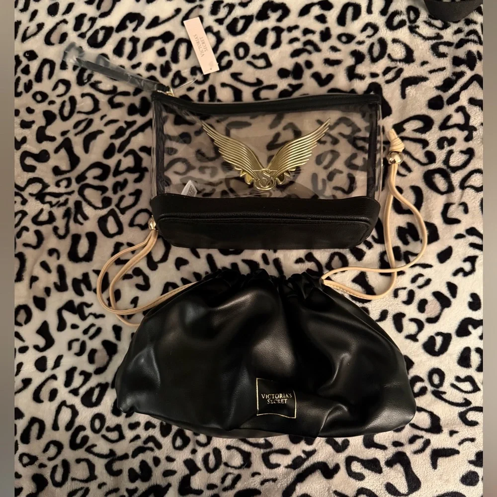 (2) Victoria's Secret travel make up bags - NWT 🖤💛